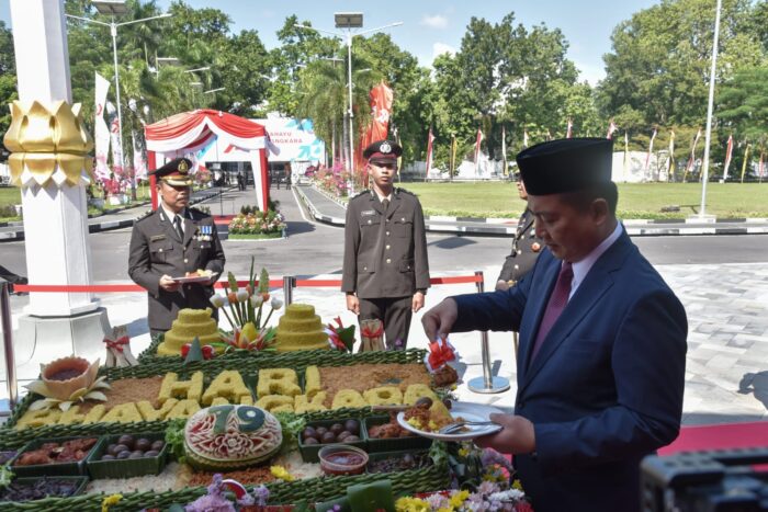 Gubernur NTB Hadiri Peringatan Hari Bhayangkara ke-79 di Lapangan Bumi Gora