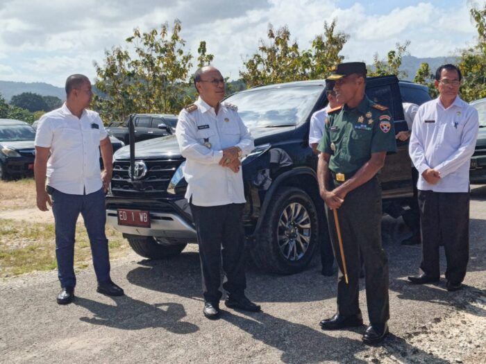 Dandim 1613/Sumba Barat Dampingi Bupati Dalam Kunjungan Kerja Di Kecamatan Wanukaka
