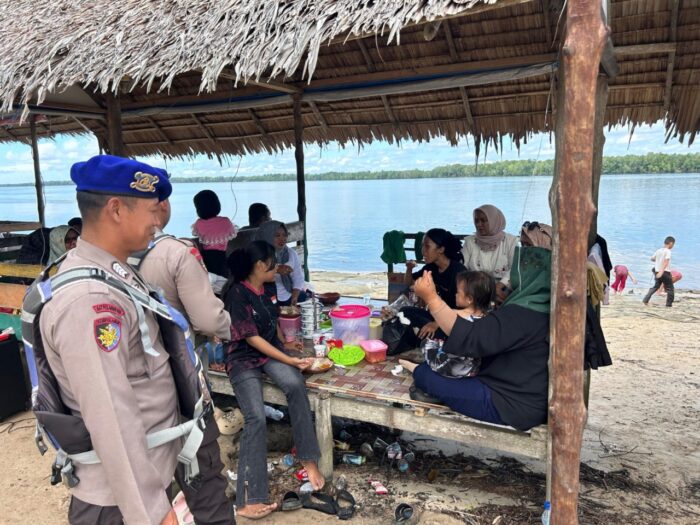 Satpolairud Polres Paser Intensifkan Pengamanan Wisata Pantai Buradaya Selama Libur Sekolah Satpolairud Polres Paser Intensifkan Pengamanan Wisata Pantai Buradaya Selama Libur Sekolah
