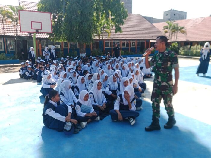 Koramil 1608-04/Woha Berikan Materi Karakter Pelajar Pancasila Pada MOS Siswa Baru Koramil 1608-04/Woha Berikan Materi Karakter Pelajar Pancasila Pada MOS Siswa Baru