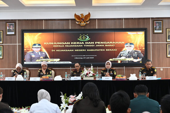 Kejati Jabar Tekankan Profesionalisme dalam Kunjungan ke Kejari Kota dan Kabupaten Bekasi