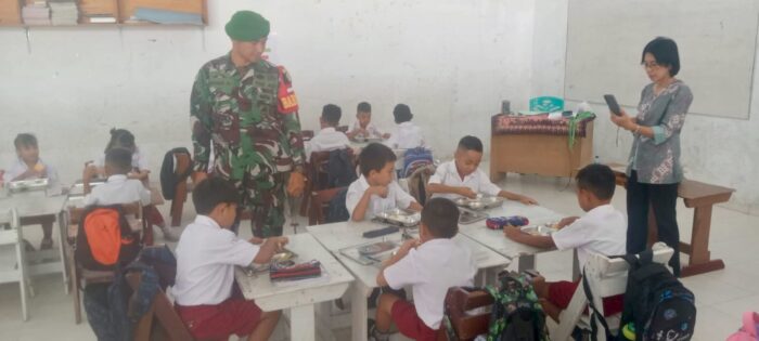 TNI dan Sekolah Bersinergi Tingkatkan Gizi Anak di Sumba Timur TNI dan Sekolah Bersinergi Tingkatkan Gizi Anak di Sumba Timur