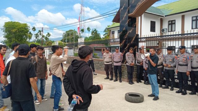 Demo Dana Desa Memanas: AMP2K Minta Transparansi, Kejari Dianggap Terlibat