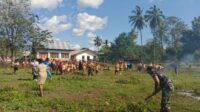 Sambut HUT RI ke-80, Babinsa dan Warga Karera Gelar Kerja Bakti di Lapangan Kecamatan