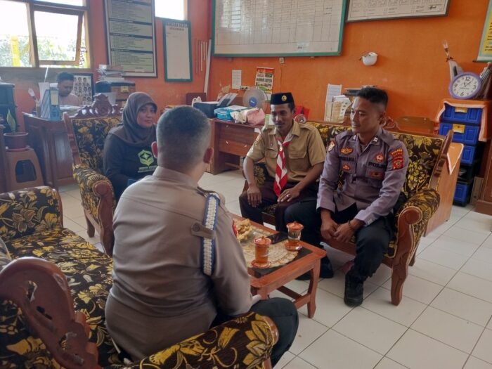 Cegah Bullying dan Kenakalan Remaja, Polres Ciamis Gelar Program Police Go To School di Pamarican Cegah Bullying dan Kenakalan Remaja, Polres Ciamis Gelar Program Police Go To School di Pamarican