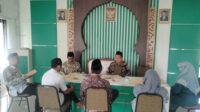 Penyuluh Agama Islam KUA Bungursari Dalami Kitab Risalatul Muawanah dalam Pembinaan Rutin