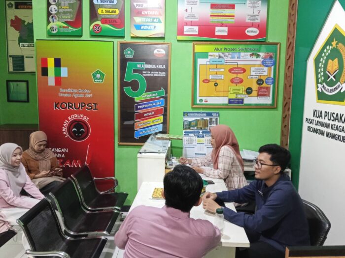 Suasana Santai, Pesan Bermakna: Pegawai KUA Mangkubumi Bimbing Mahasiswi PPL INU Tasikmalaya