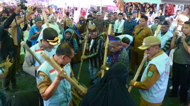 Bupati Bima Resmi Membuka Festival Sangiang Api 2025