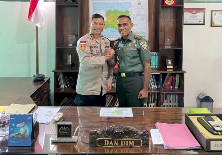 TNI-Polri Sumba Barat Perkuat Sinergi Lewat Silaturahmi Strategis di Makodim 1613