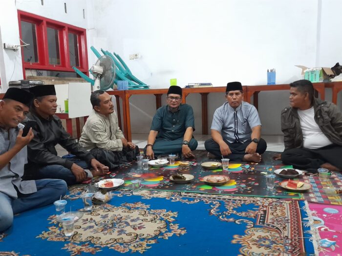 Kebersamaan di Tengah Duka: Ketua IKM Tasikmalaya Hadiri Tahlilan Warga Minang, Tunjukkan Kekompakan di Perantauan Kebersamaan di Tengah Duka: Ketua IKM Tasikmalaya Hadiri Tahlilan Warga Minang, Tunjukkan Kekompakan di Perantauan