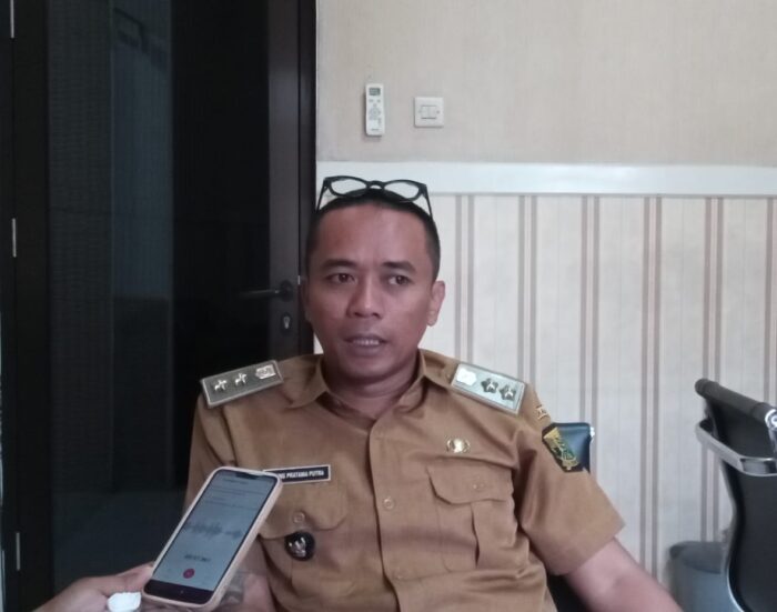 Desa Karangtengah Kecamatan Cibadak Kabupaten Sukabumi Menyalurkan Bantuan Pangan Non Tunai (BPNT)