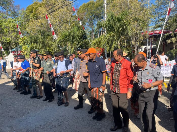 Dandim 1601/Sumba Timur Hadiri Pawai Budaya HUT ke-80 RI