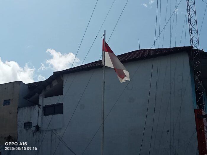 Kelalaian Fatal: Bendera Robek di Kantor BPBD Jadi Sorotan Publik