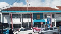Simbol Negara Terabaikan, Bendera Robek Tetap Berkibar di PLN UP3 Tasikmalaya