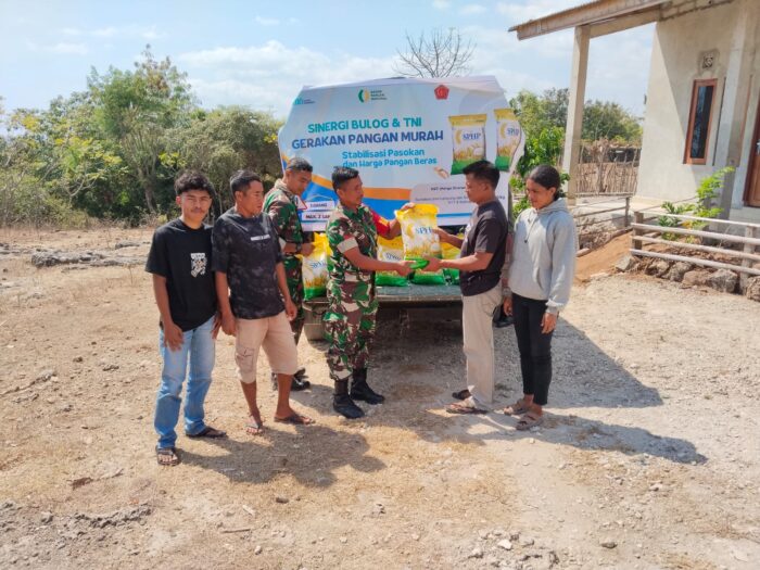 Pasar Murah Kodim 1601 Sumba Timur Diserbu Warga