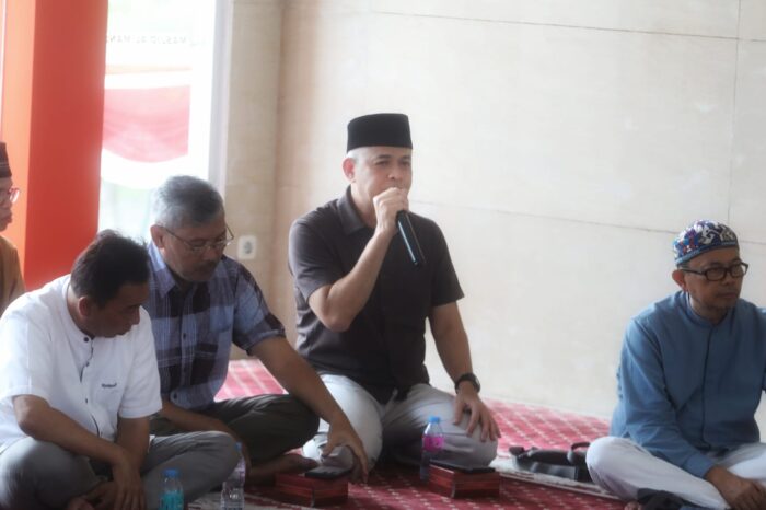 Wakil Wali Kota Bandung Ajak Warga Lindungi Diri dengan Sedekah