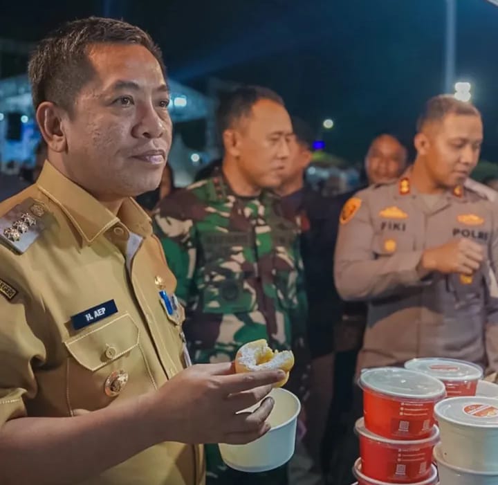 Strategi Kolaboratif, Bupati Aep Ajak Food Vlogger Review Bazzar UMKM Karawang
