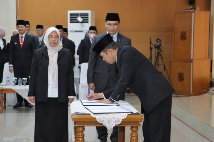 Pemkot Cimahi Lantik 123 Pejabat Fungsional, Wali Kota Tekankan Integritas ASN