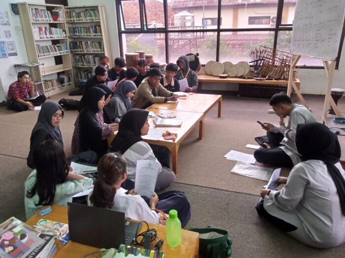 PKBM Pemuda Pelopor Gelar Kelas Pokjar Rutin di Perpustakaan Cisarua