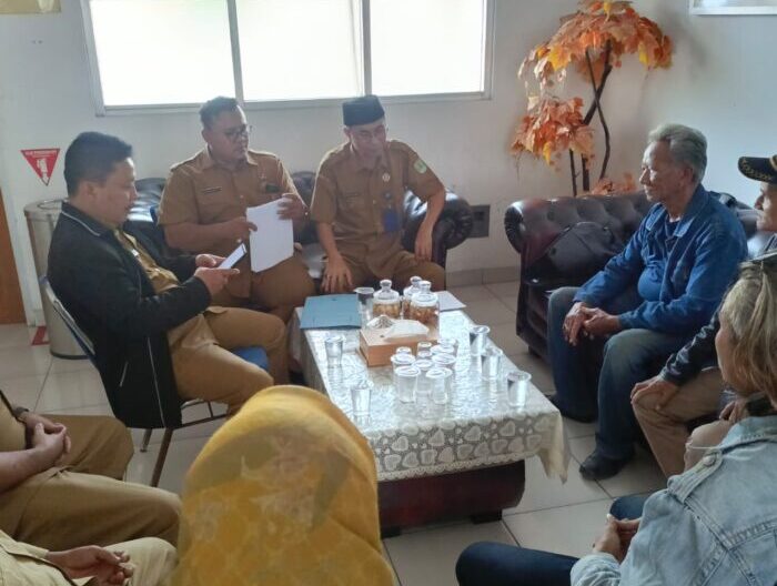 SMPN 5 Karawang Klarifikasi Dugaan Guru Jambak Siswa, Sorotan Publik Menguat