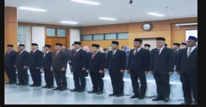 Wali Kota Cimahi Lantik 12 Pejabat Eselon II, Tegaskan Pentingnya Kinerja dan Kolaborasi