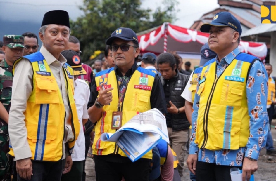 Menteri PU Kunjungi Bencana Banjir Bandang di Nagekeo : Instruksikan Prioritaskan Rehabilitasi Infrastruktur
