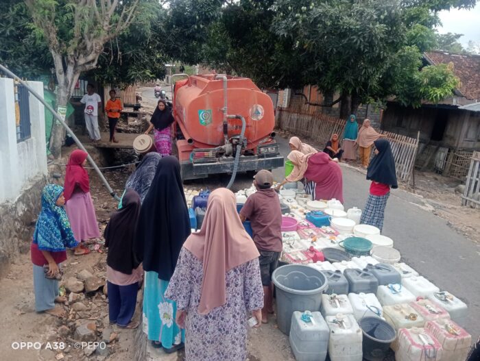 1.372 Jiwa Terdampak Kekeringan, BPBD Kabupaten Bima Salurkan Air Bersih