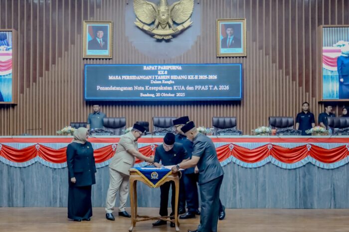 Pemkot dan DPRD Kota Bandung Sepakati KUA-PPAS 2026, Farhan Pastikan Efisiensi Tanpa WFH
