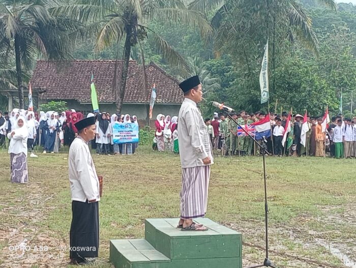Camat Pancatengah Bacakan Amanat Bupati Tasikmalaya di Upacara Hari Santri Nasional 2025