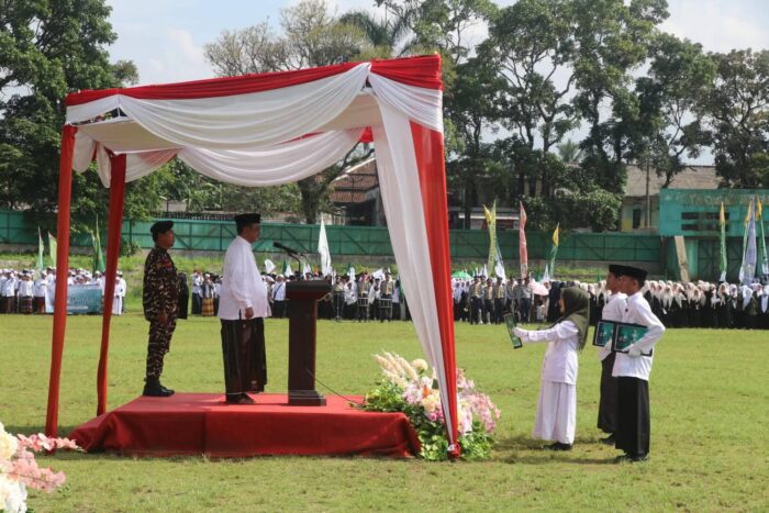 hari santri ini harus menjadi momentum kebangkitan.