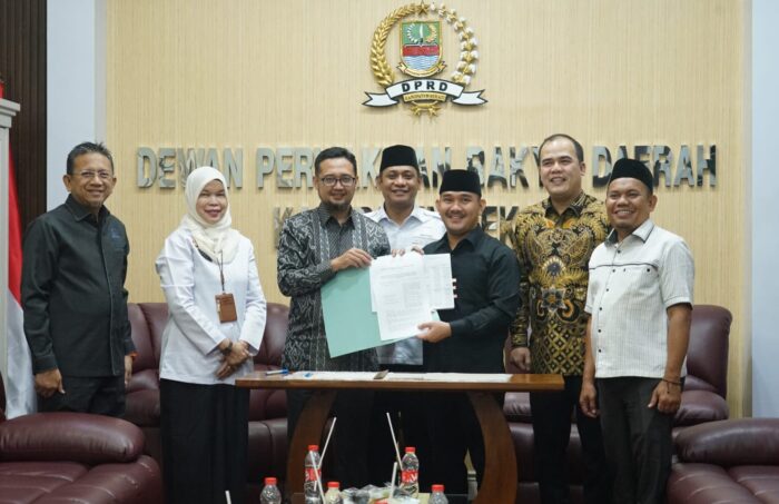 Pemkab dan DPRD Bekasi Sepakati Perubahan APBD 2025, Fokus pada Kesehatan dan Pendidikan