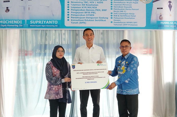 Warga Mesuji Antusias, Bupati OKI Hadirkan Pelayanan Administrasi di Kecamatan