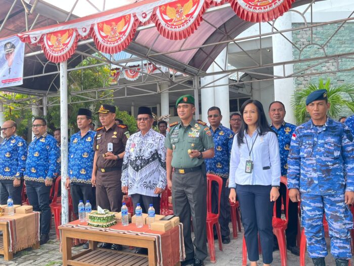 Dandim 1601/Sumba Timur Hadiri Upacara HUT KORPRI ke-54 dan PGRI ke-80