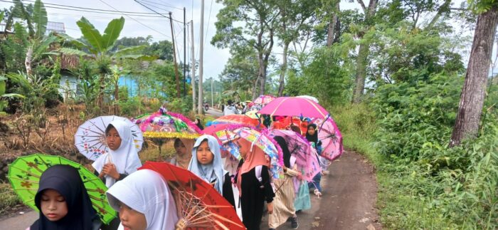 Pawai Ta’aruf Warnai Peringatan Isra Mikraj di SDN Margajaya