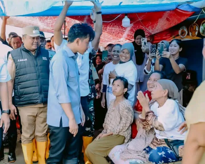 Wapres Gibran Tinjau Langsung Lokasi Banjir di Karawang Barat