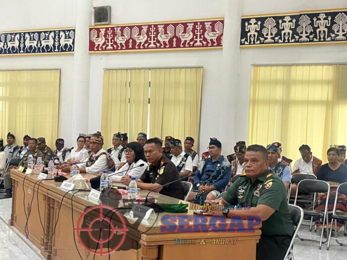 Mewakili Dandim, Pjs Pasi Intel Kodim 1601/Sumba Timur Hadiri Pembukaan Masa Persidangan DPRD