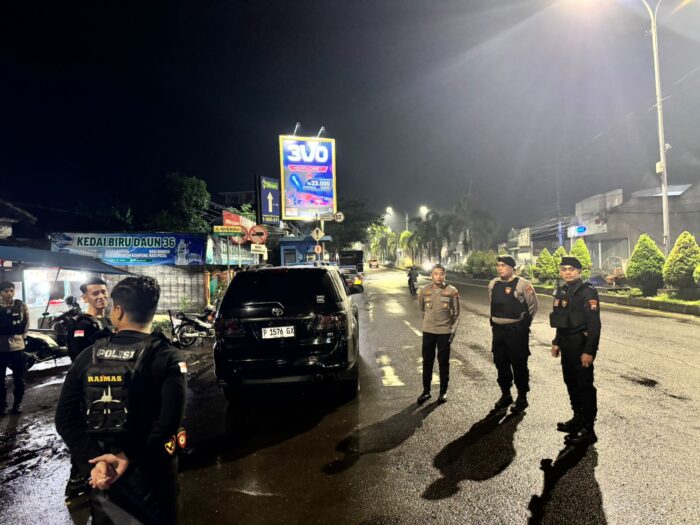 Pimpin Patroli Malam, Wakapolres Jember Kompol Fery Wujudkan Keamanan Dan Kenyamanan Warga adalah Komitmen