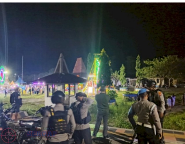 Jaga Kamtibmas, Polisi Siaga di Bazar Murah Sumba Barat