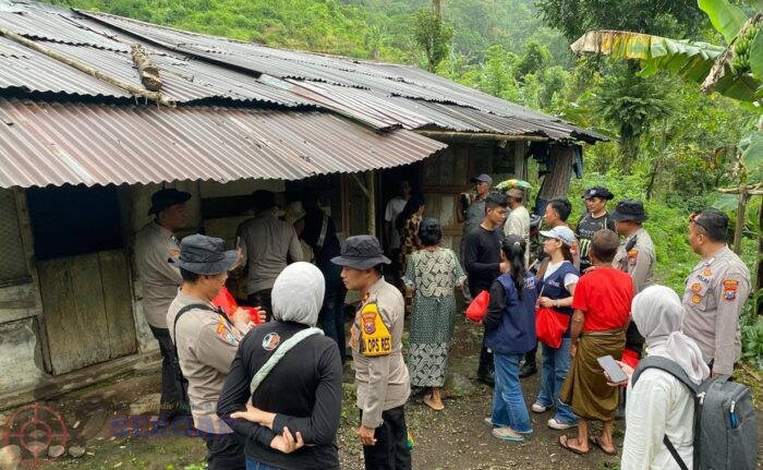 Polres Jember Salurkan Bansos ke Wilayah Terpencil, Gandeng Komunitas Offroad