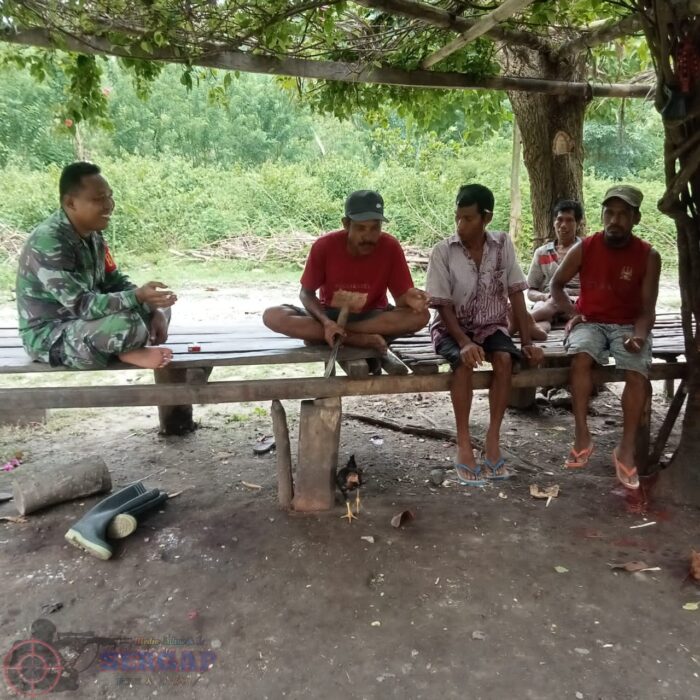 Babinsa Koramil 04/Tabundung Ajak Warga Siapkan Lahan Hadapi Musim Kemarau