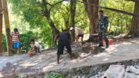 Babinsa Koramil 05/Waingapu dan Warga Kompak, Progres Jembatan Gantung di Palindi