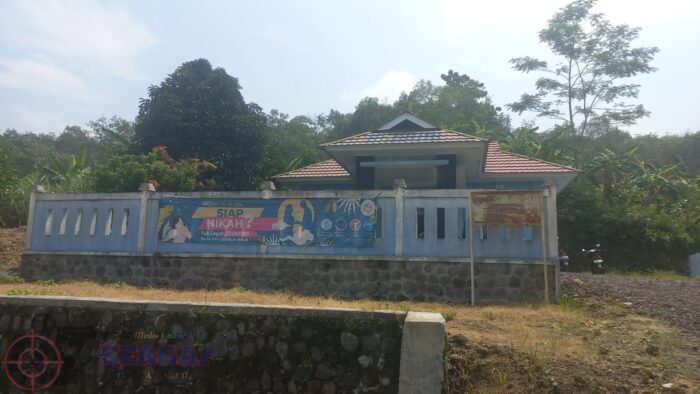 Miris Kantor P5A Kecamatan Banjaranyar Tanpa Tiang Bendera.