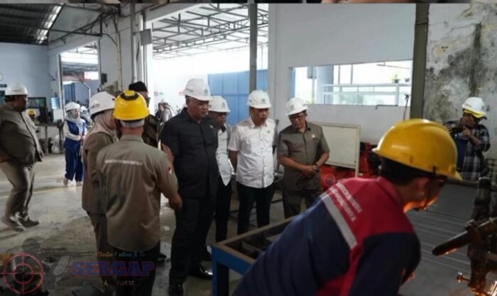 Tinjau Shelter dan Perusahaan, DPRD Blitar Pastikan Layanan dan Ketenagakerjaan Optimal