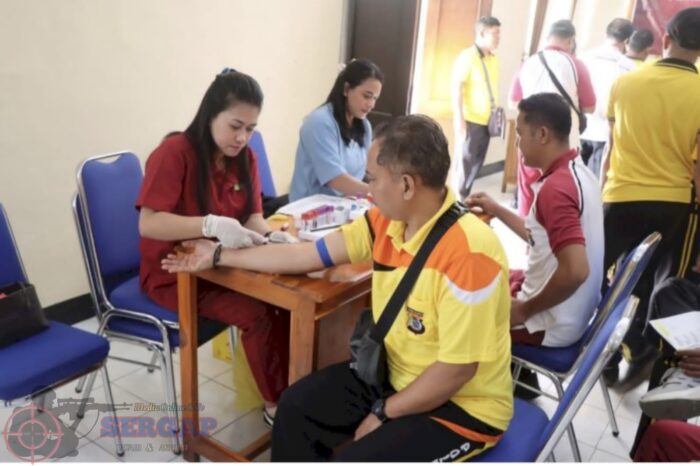 Biddokkes Polda NTT Cek Kesehatan Personel Polres dan Brimob di Sumba Barat