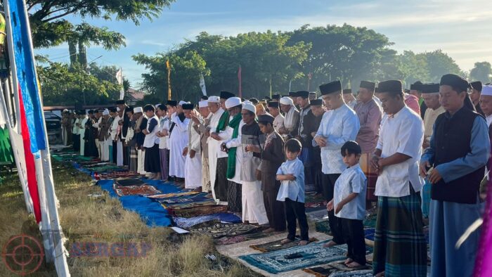 Dandim 1601/Sumba Timur Ikuti Salat Idul Adha 1447 H Bersama Umat Muslim di Waingapu