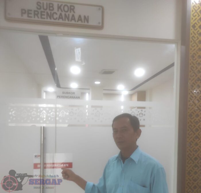 Breaking News ; Hadir Di Muara Enim, KPK Segel Ruangan Diknas Muara Enim