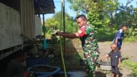 Gotong Royong Bor Air Manual, Babinsa Bantu Ringankan Kesulitan Warga