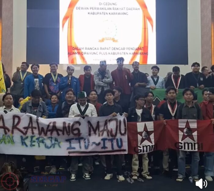 Kecewa Sejumlah Pimpinan Tak Hadir di RDP, Mahasiswa Karawang Walk Out dan Nyatakan Mosi Tidak Percaya