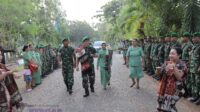 Dandim 1601/Sumba Timur yang Baru Disambut Adat Sumba Timur