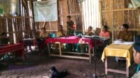 Hadiri Rapat Desa Watubokul, Babinsa Ingatkan Warga Agar Ternak Tidak Dilepas Liar